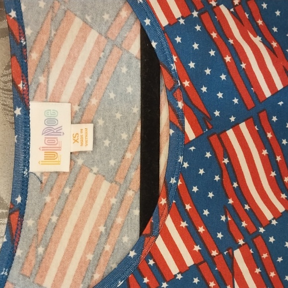 LulaRoe 🇺🇲 Patriotic Irma Shirt Size XS. NWT. - Picture 4 of 4